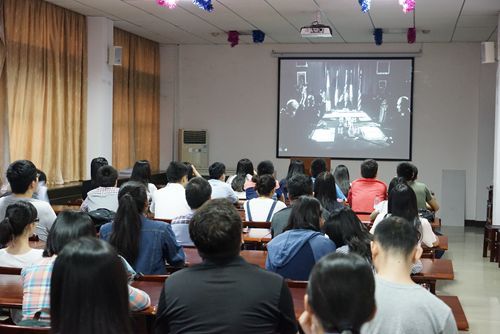 看革命电影，忆峥嵘岁月——十三水在线
研究生党支部“两学一做”活动记