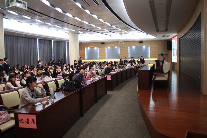 十三水在线
参加校“五四”综合表彰评选述职答辩会